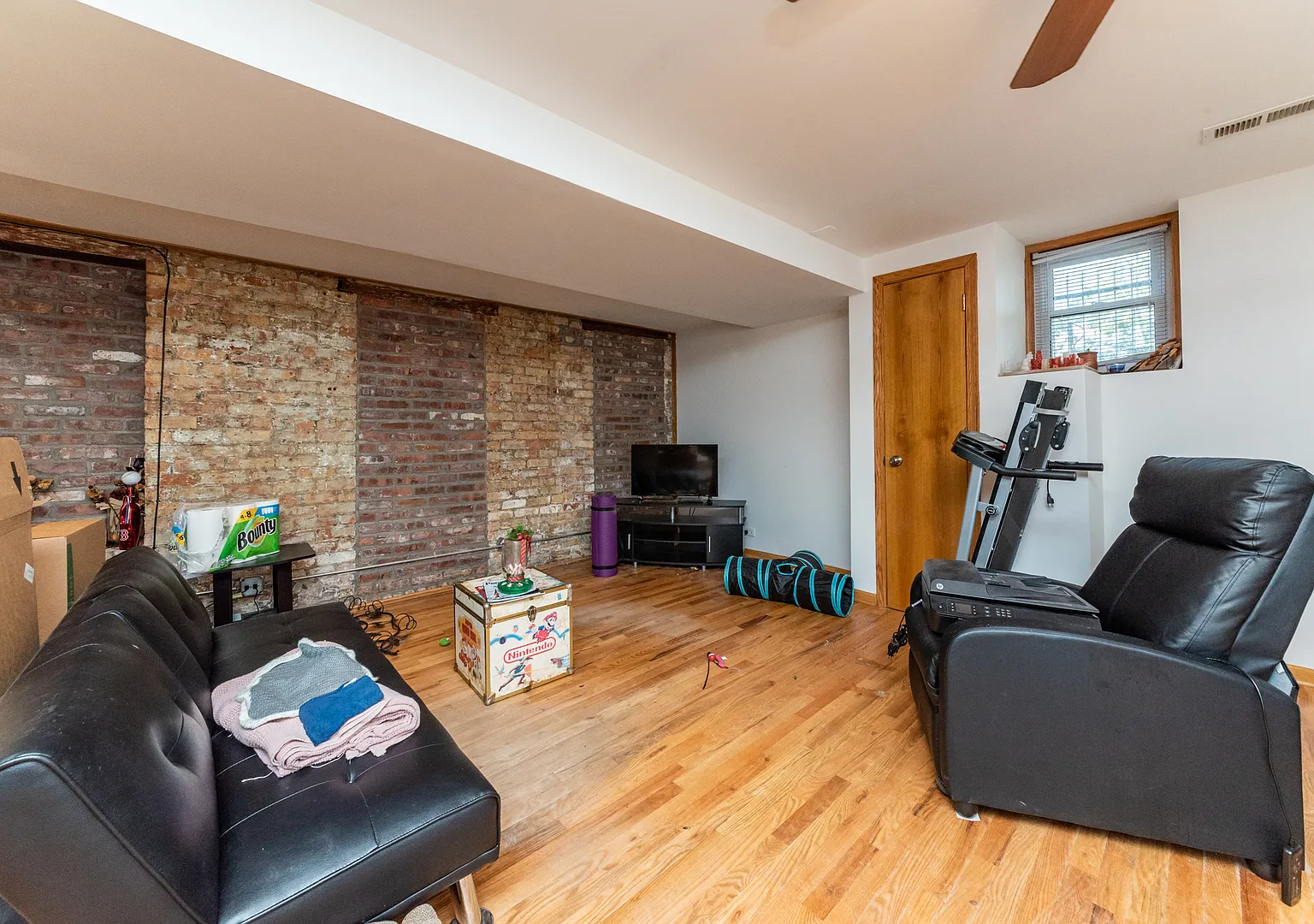 2 bed, 1050 sqft, $2,375 — Photo 3