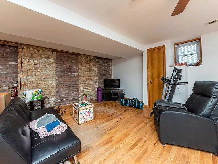 1533 W Leland Ave #GE — Photo 3