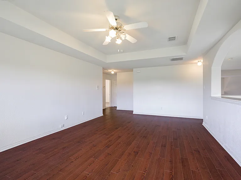 8708 Brook Hollow Dr — Photo 9