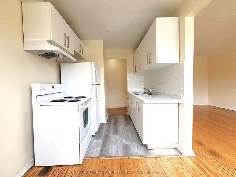 3 Greenbrook Dr #301 — Photo 7