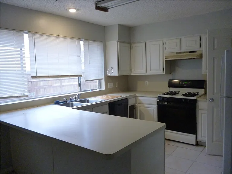 3243 Battle Ridge Ln — Photo 9
