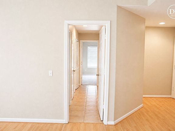 5th image of 565 Lands End Way Unit 219
