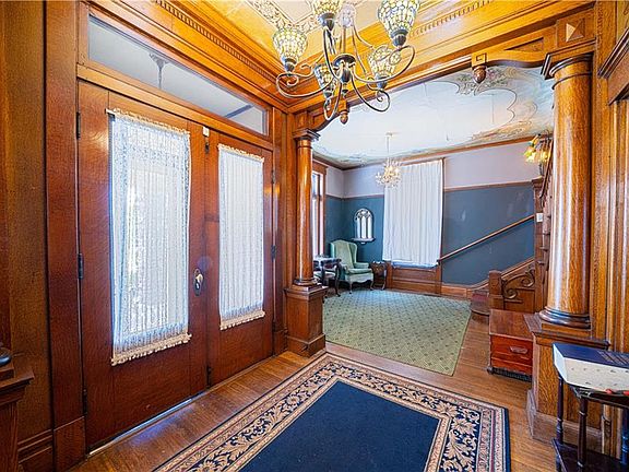 4th image of 1714 Faraon St