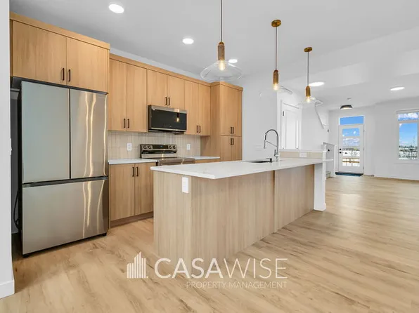 197 Kinglet Blvd NW, Edmonton, AB T5S 0S6