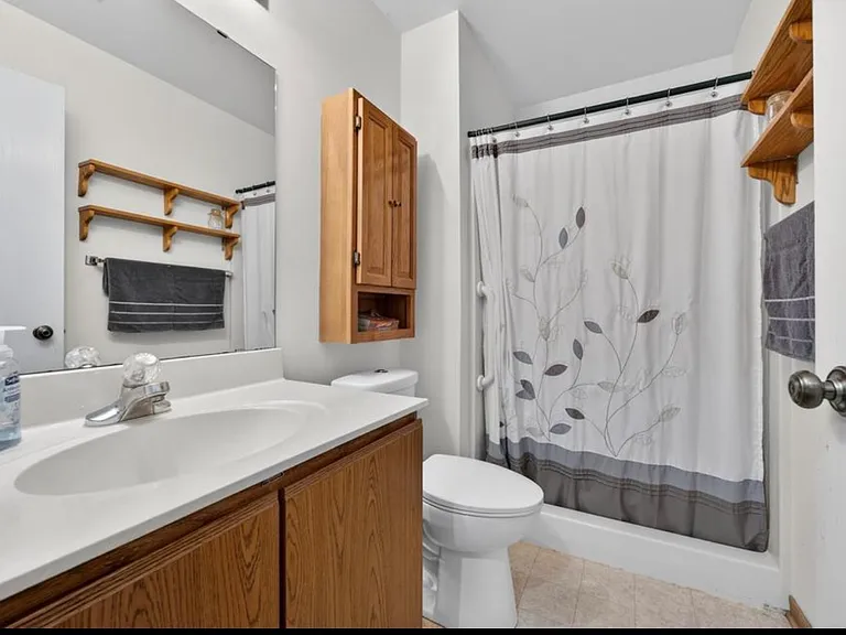 1424 S River Rd #1 — Photo 6