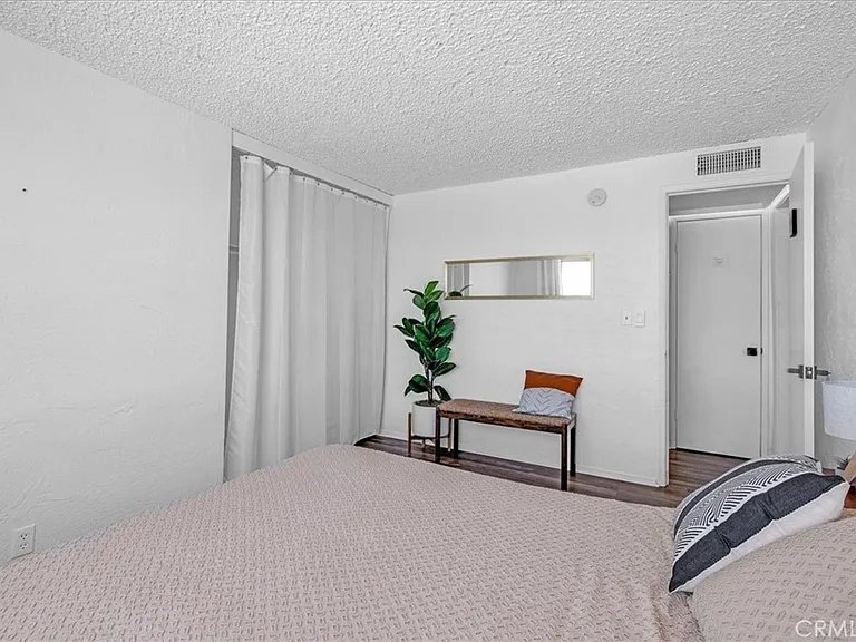 5749 Halsey Ave — Photo 18
