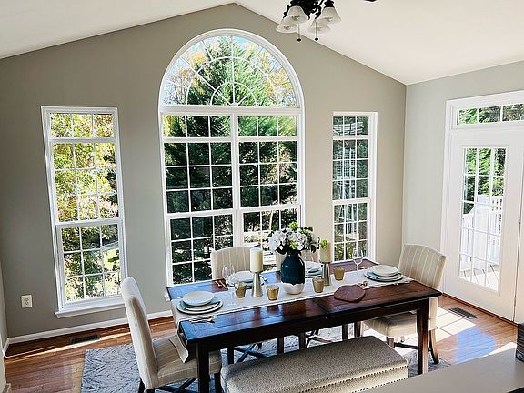 4th image of 5297 Gunston Hall Dr