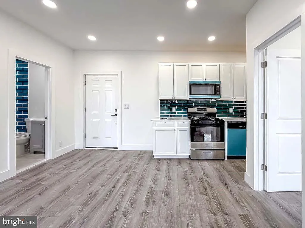 2 bed, 600 sqft, $1,800 — Photo 2