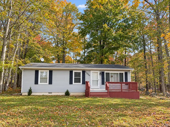 7506 Crestview Dr, Tobyhanna, PA 18466