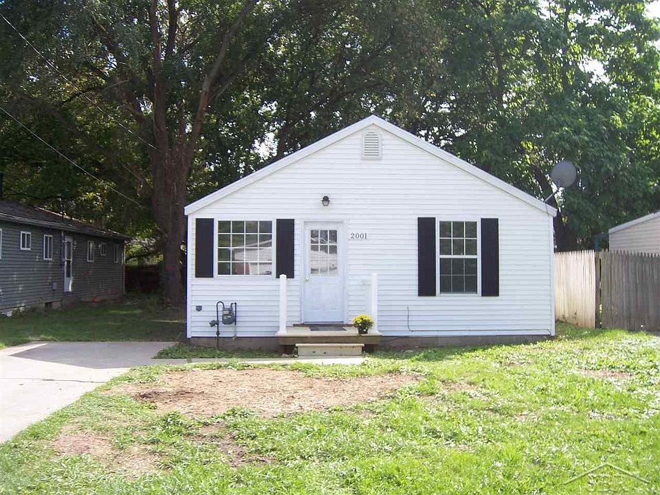 1st image of 2001 Essex Ave