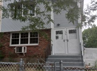 149-56 254th St #2, Rosedale, NY 11422