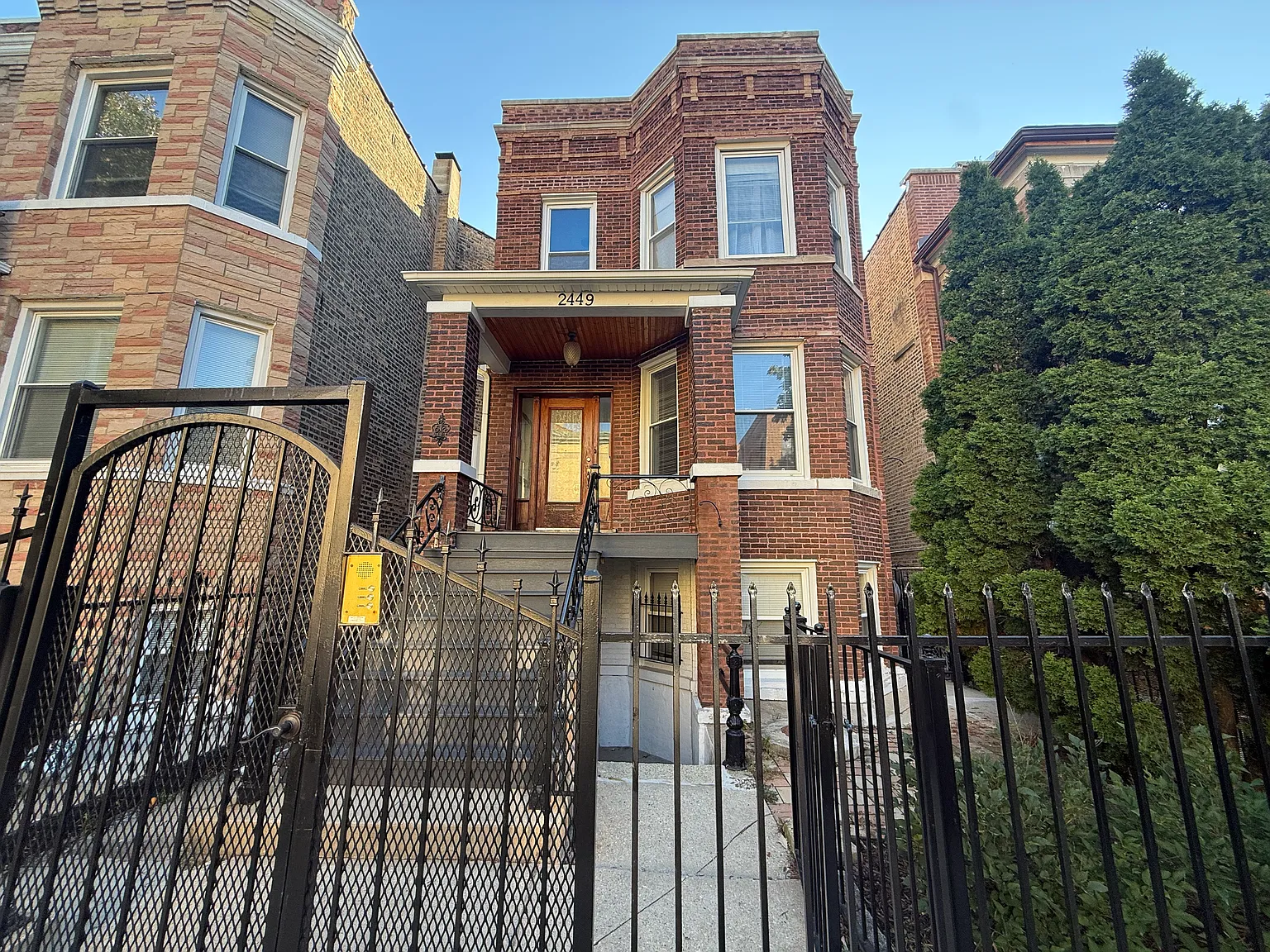 2 bed, 1000 sqft, $2,450 — Photo 1