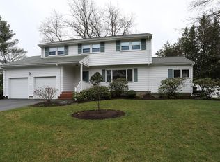 9 Brooks Rd, Wayland, MA 01778