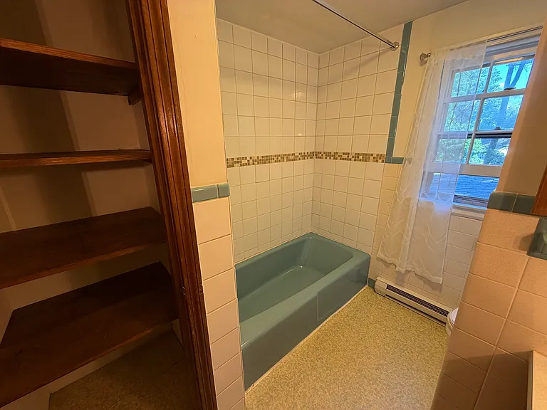 51 Pilgrim Dr #B — Photo 7