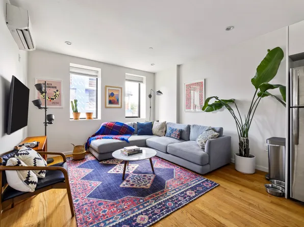 504 Humboldt Street image 1 of 7