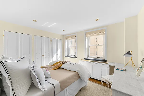 Rented by Douglas Elliman | media 19