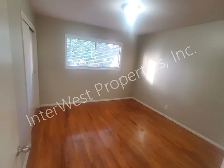 10 E Avenue A #A — Photo 23