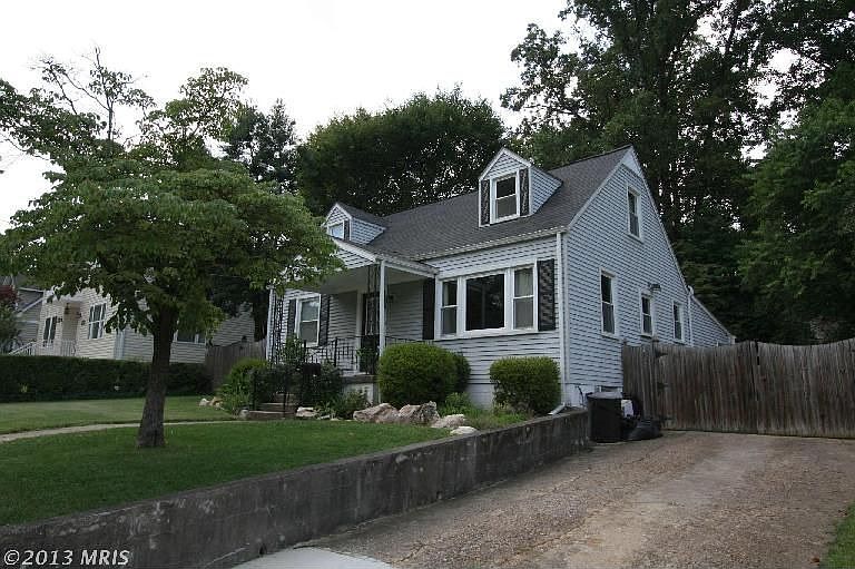1st image of 4024 Woodland Dr