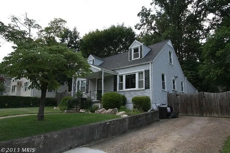 4024 Woodland Dr photo 1