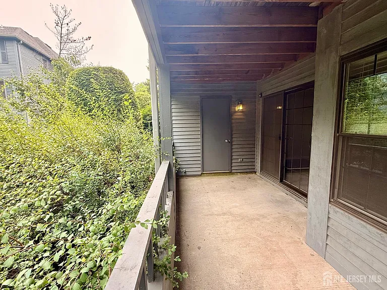 902 Woodhaven Dr — Photo 13