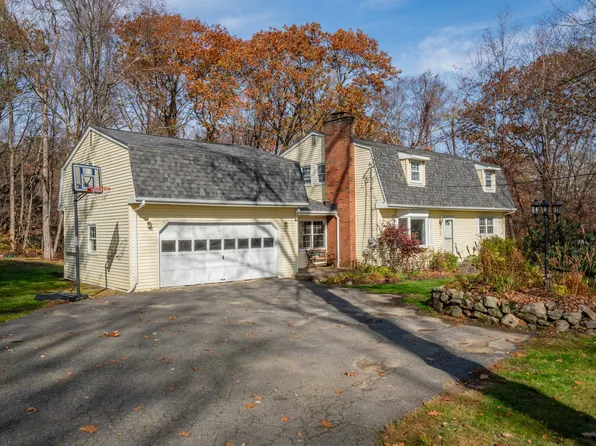 210 Gillette Road, New Hartford, CT 06057