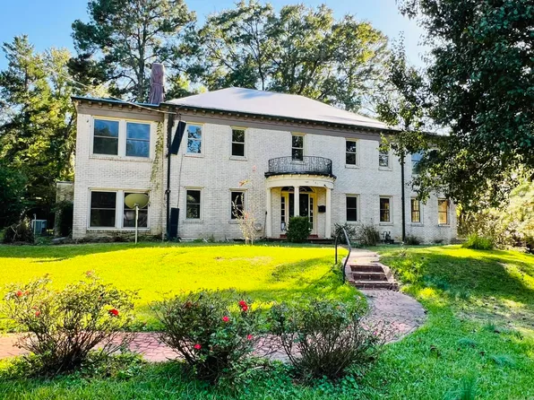 743 Graham St, Camden, AR 71701