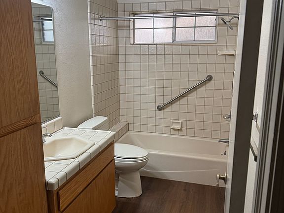 2nd image of 5837 Palm Ave #B