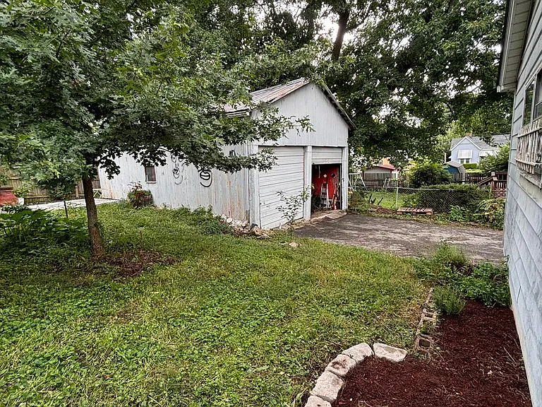 414 Breckenridge St — Photo 43