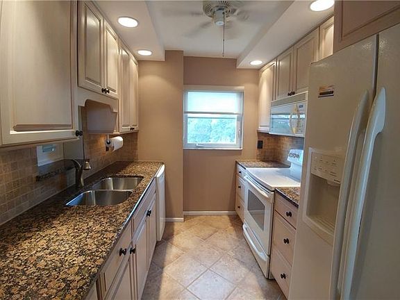 3rd image of 244 Saint Augustine Ave APT 407