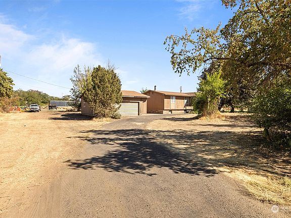 3rd image of 67 Newtown Place