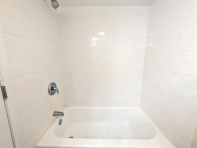 14019 Kilpatrick Ave #2S — Photo 11