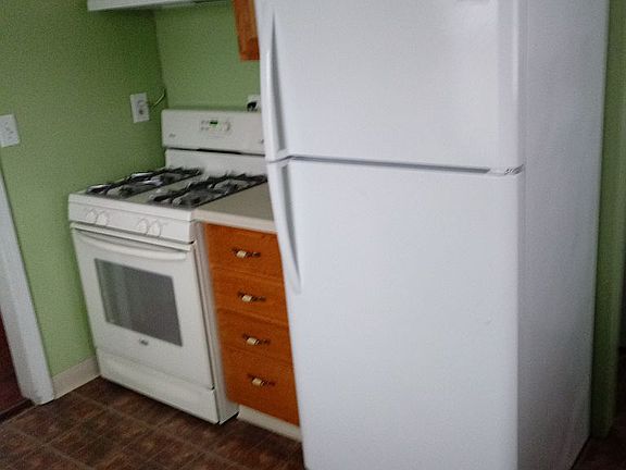 3rd image of 238 Hayes Ave