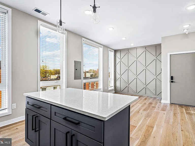 2409 N Hancock St #6 — Photo 22