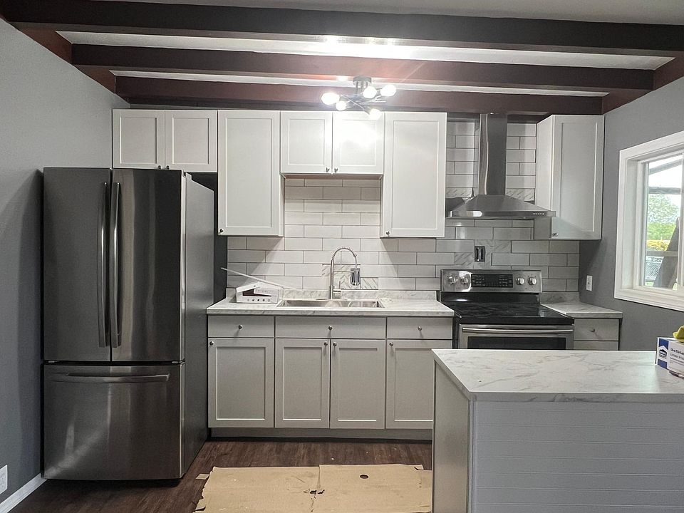 1st image of 742 Highland Dr