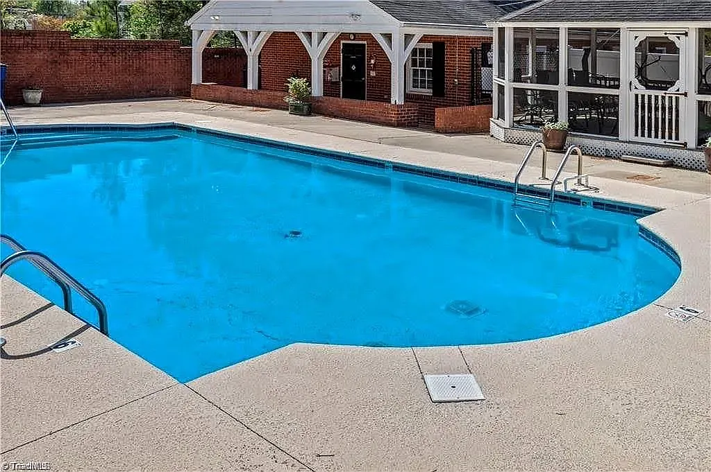 2 bed, 1181 sqft, $1,800 — Photo 3