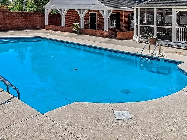 344 D Hanover Arms Ct #D — Photo 3