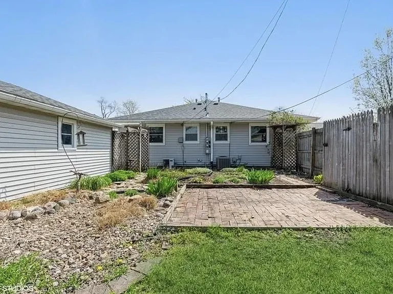 2919 Russell Dr NE — Photo 15