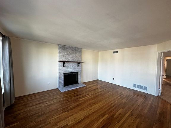 3rd image of 7437 Batista St