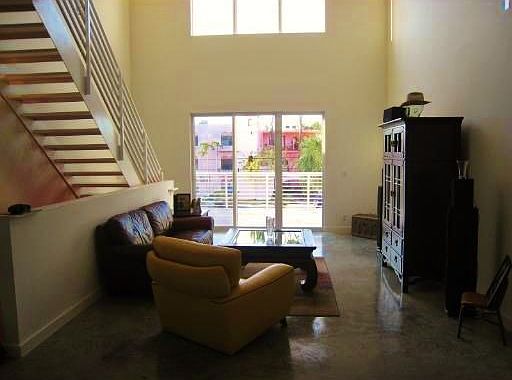 1st image of 2744 NE 8th Ave