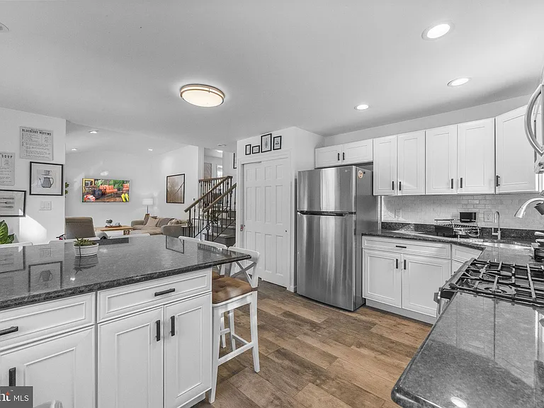 191 Lakeshore Dr — Photo 6