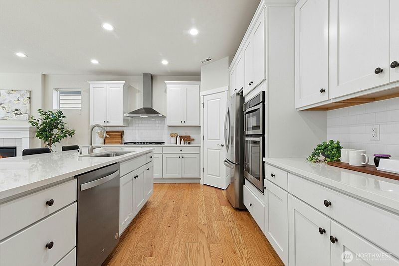 4th image of 23225 SE 50th Street