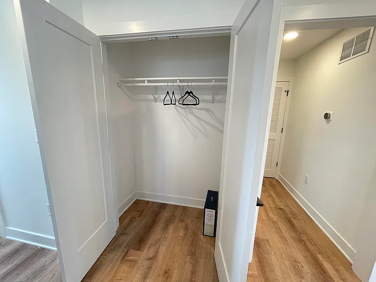 303 Forman Ave — Photo 19