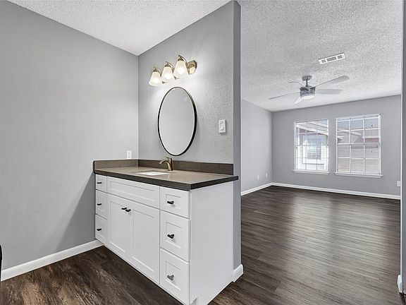 4th image of 12111 Lemon Ridge Ln #121