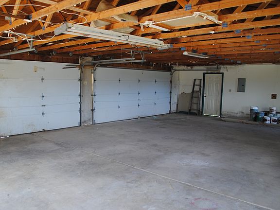 3 car garage/workshop