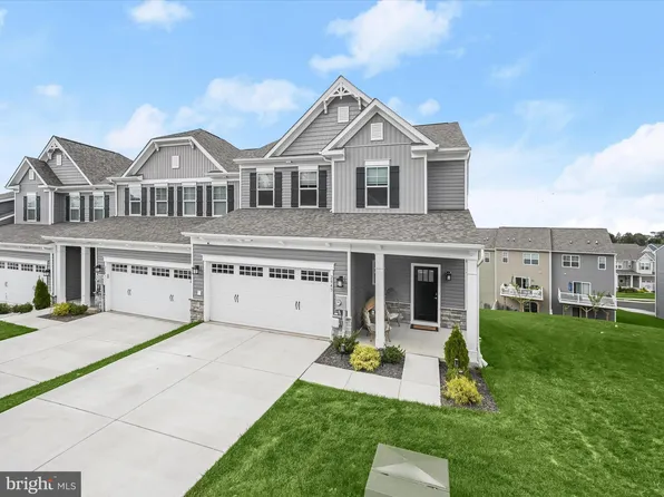 2843 Town View Cir, New Windsor, MD 21776