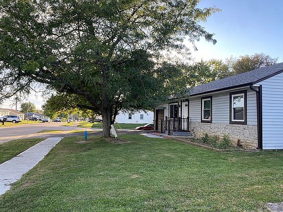 3rd image of 3704 Remington Dr