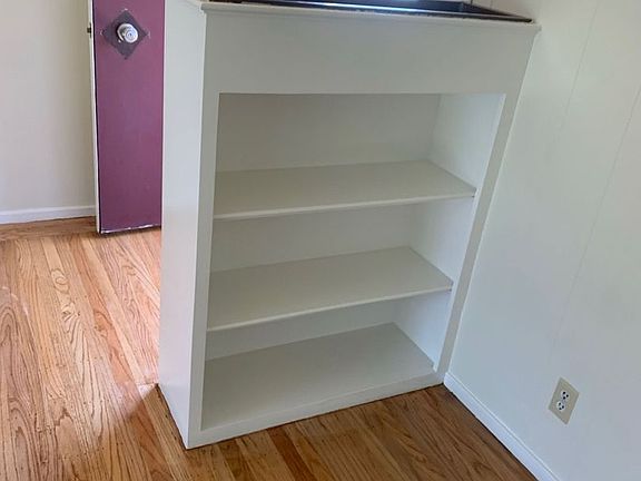 5th image of 139-141 Hobart Ave #139