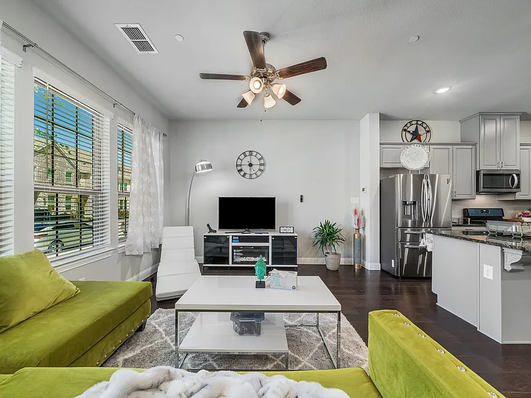 1526 Windermere Way — Photo 8