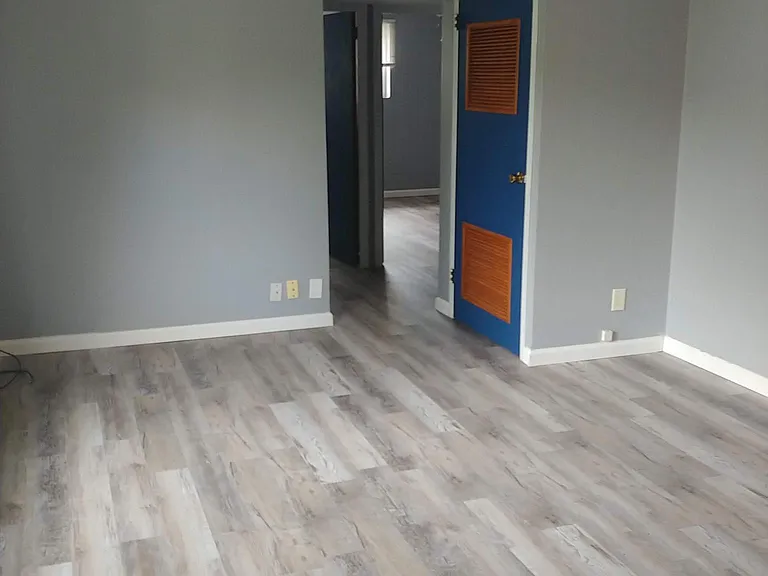 210 E Mulberry St #8 — Photo 2