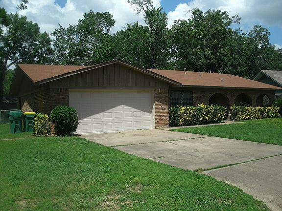 4th image of 3309 Tanglewood Dr